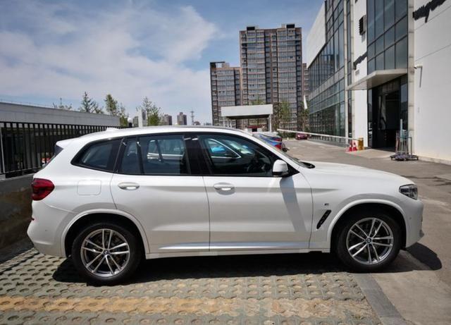 提全新宝马x3 30i 矿石白