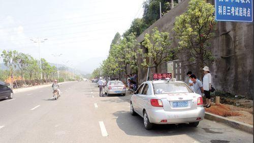 科目三考试冲刺50kmh遇到前方有车学员使用这一招就能化解