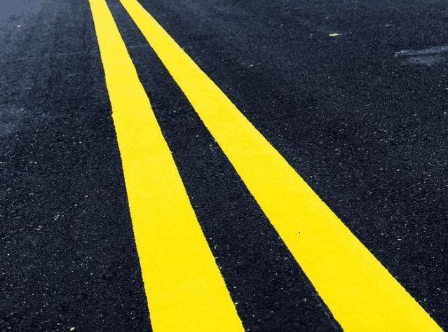 双黄线和单黄线有什么区别?这简单的驾驶知识,很多老司机都忘了