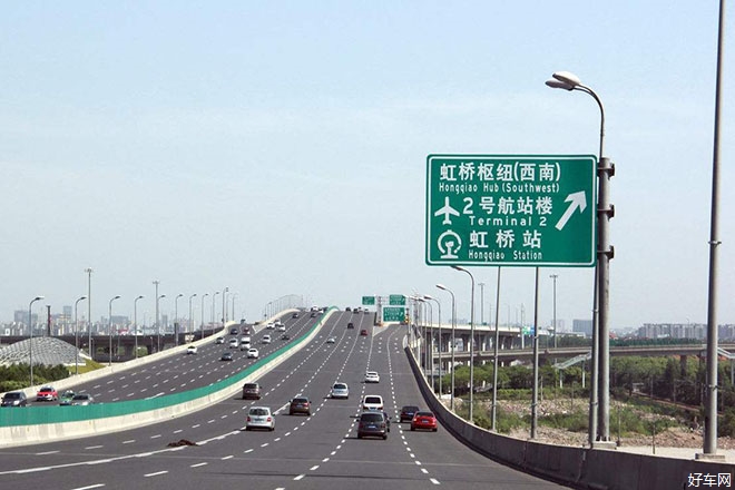 连基本路牌都认不清楚 还是别轻易跑高速