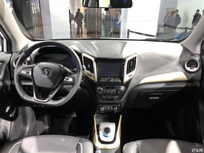 续航可达420km 长安cs15 ev400正式亮相