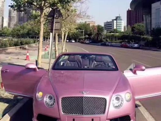 五款粉色跑车，劳斯莱斯全球仅四辆，中国的唯一一台在她手里！
