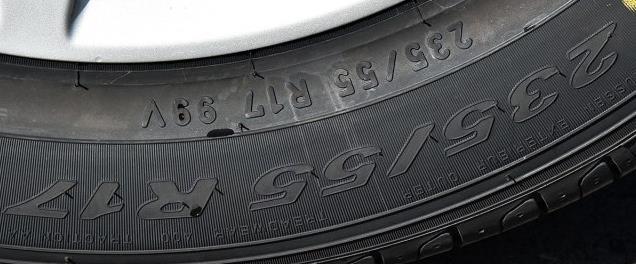 奥迪Q3轮胎什么品牌？规格、花纹和价格