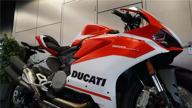 新車實拍:杜卡迪入門級小跑車959 panigale corse