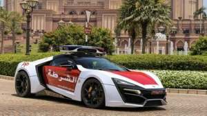 最令人羡慕的职业就属迪拜交警，全球只有7辆的超跑入伍迪拜警队