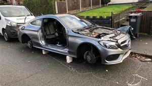 盗亦有道系列：奔驰C级轿跑惨遭拆车式偷车
