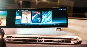 全新BMW iDrive系统iD8全球首发正式亮相，以创新智能感知万物