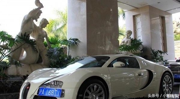 上海街头惊现3000万豪车，车主竟然是老年人！