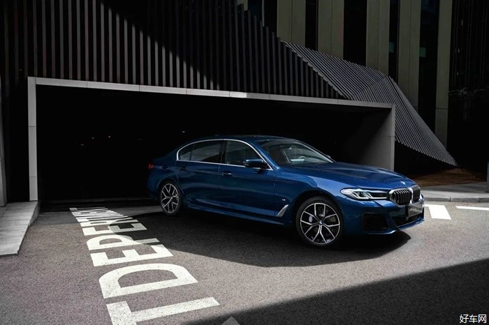 创新科技|新BMW5系Li，七代历练进取之心从未动摇