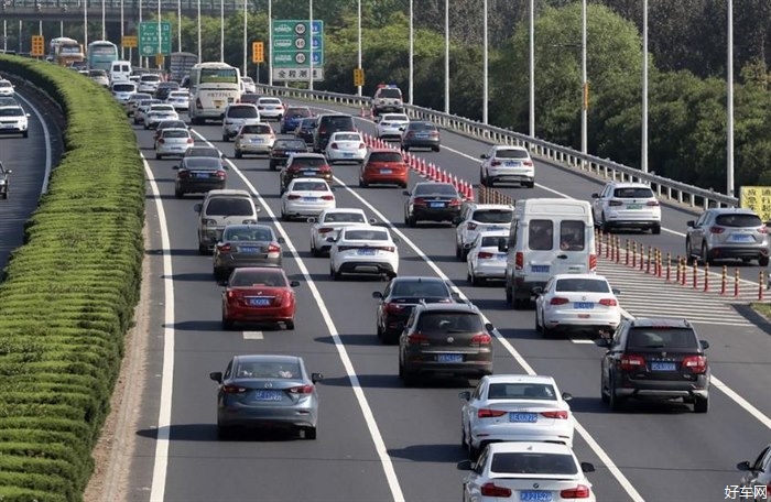 双节长假全国高速公路总流量4.87亿辆次